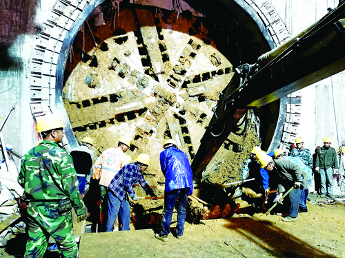 地鐵2號(hào)線(xiàn)蘇沙區(qū)間雙線(xiàn)洞通